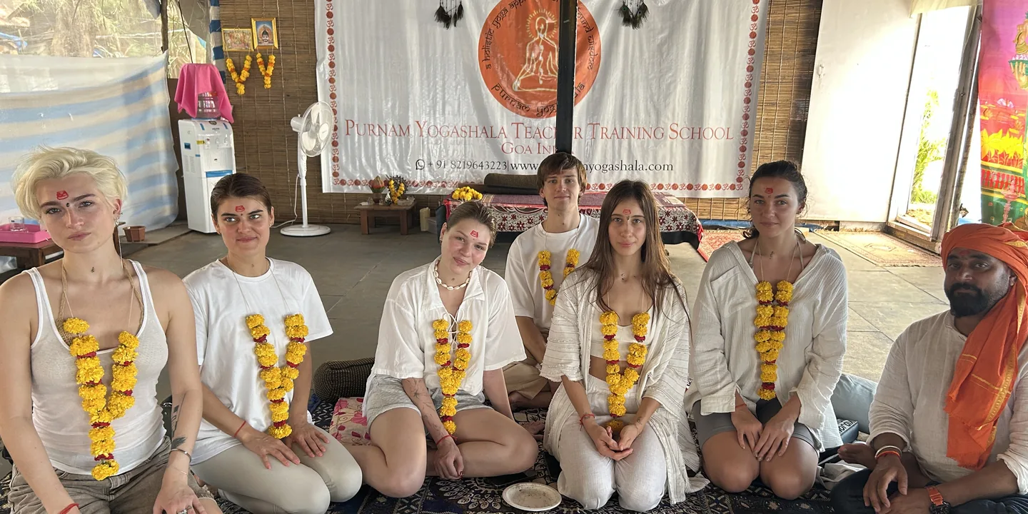 Students at Purnam Yogashala Teacher Training School Goa — 200 hour yoga teacher training Agonda Beach