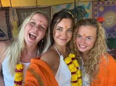 Happy yoga students at Purnam Yogashala yoga school in Goa India